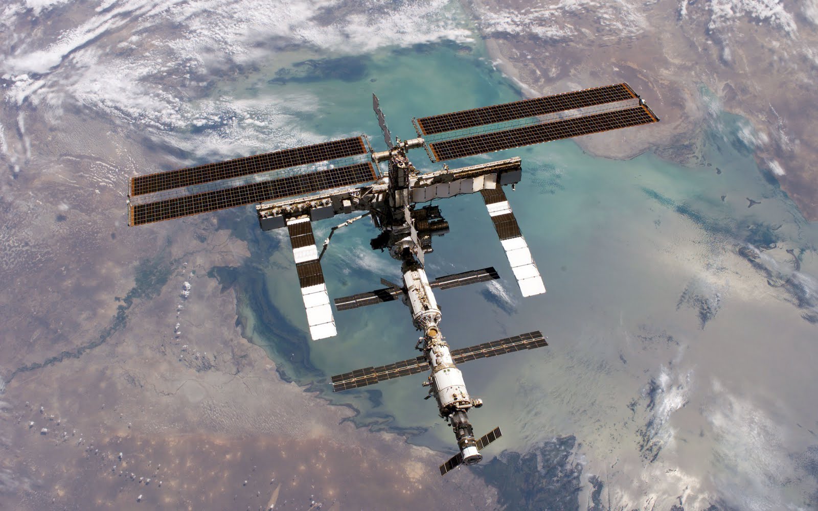 Международная космическая станция 2005 год
