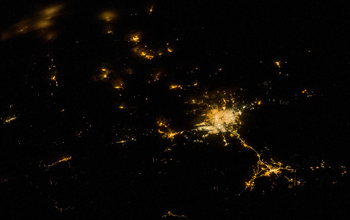 Города мира - ночной Эр-Рияд, столица Саудовской Аравии
