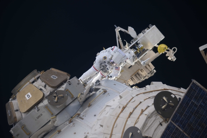 Выход в космос (ВКД) американского экипажа (Эндрю Фойстел и Ричард Арнольд (NASA)) 29 марта 2018 г.