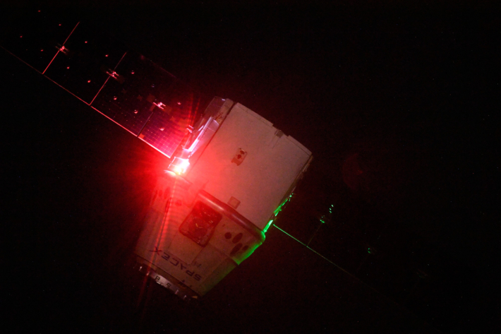 Отстыковка грузовика Dragon миссии CRS-14 от МКС