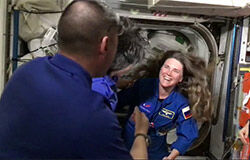 Стыковка и открытие люков экипажа Сrew-5 с МКС с космонавтом Роскосмоса Анной Кикиной