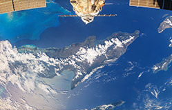 МКС пролетает над Галапагосами, Коста-Рикой и Кубой